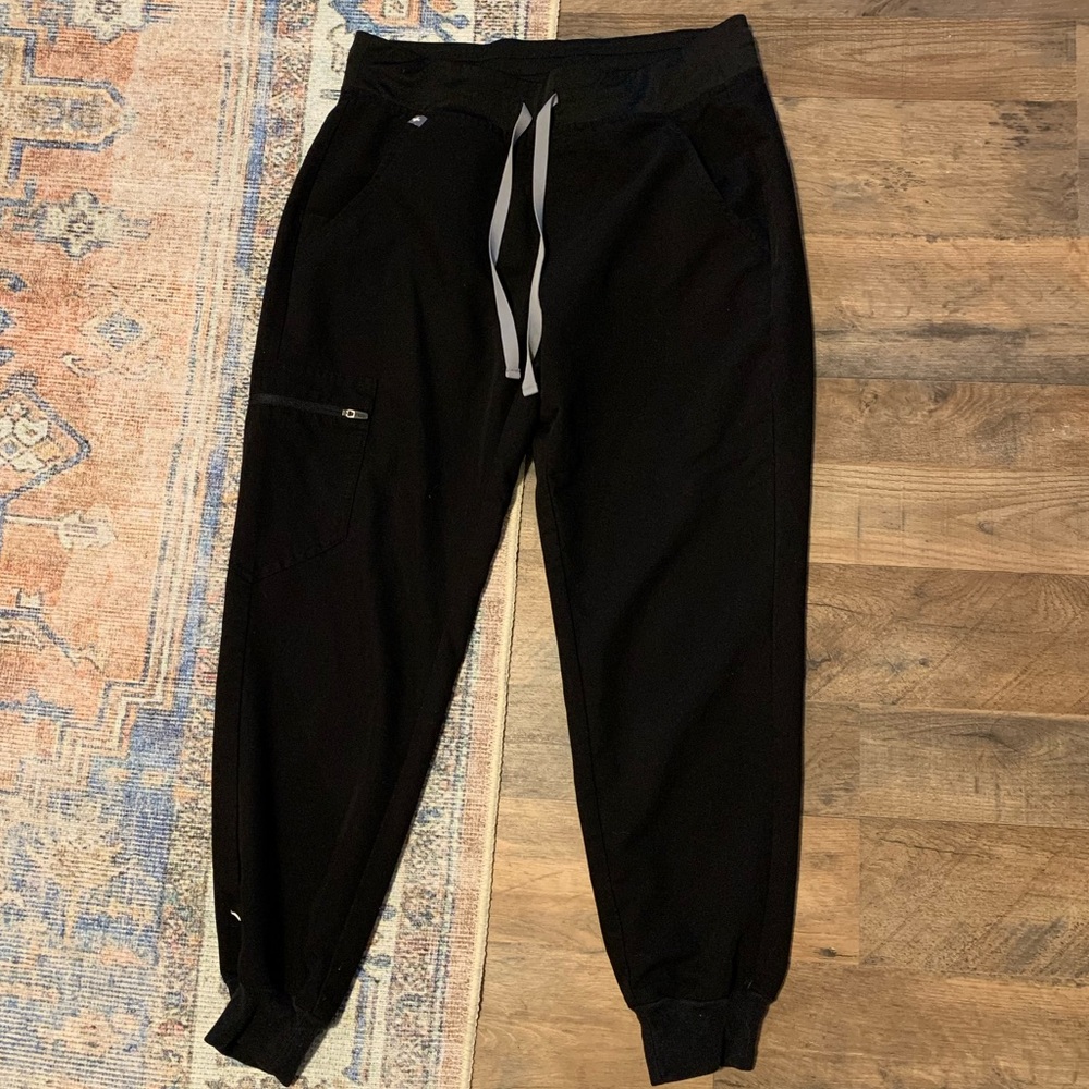 Figs Zamora style joggers in black - size S/P
